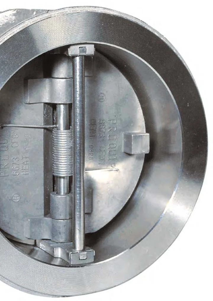 Van một chiều Velan ProQuip trong quy trình kiểm tra hydrostatic test tại nhà máy